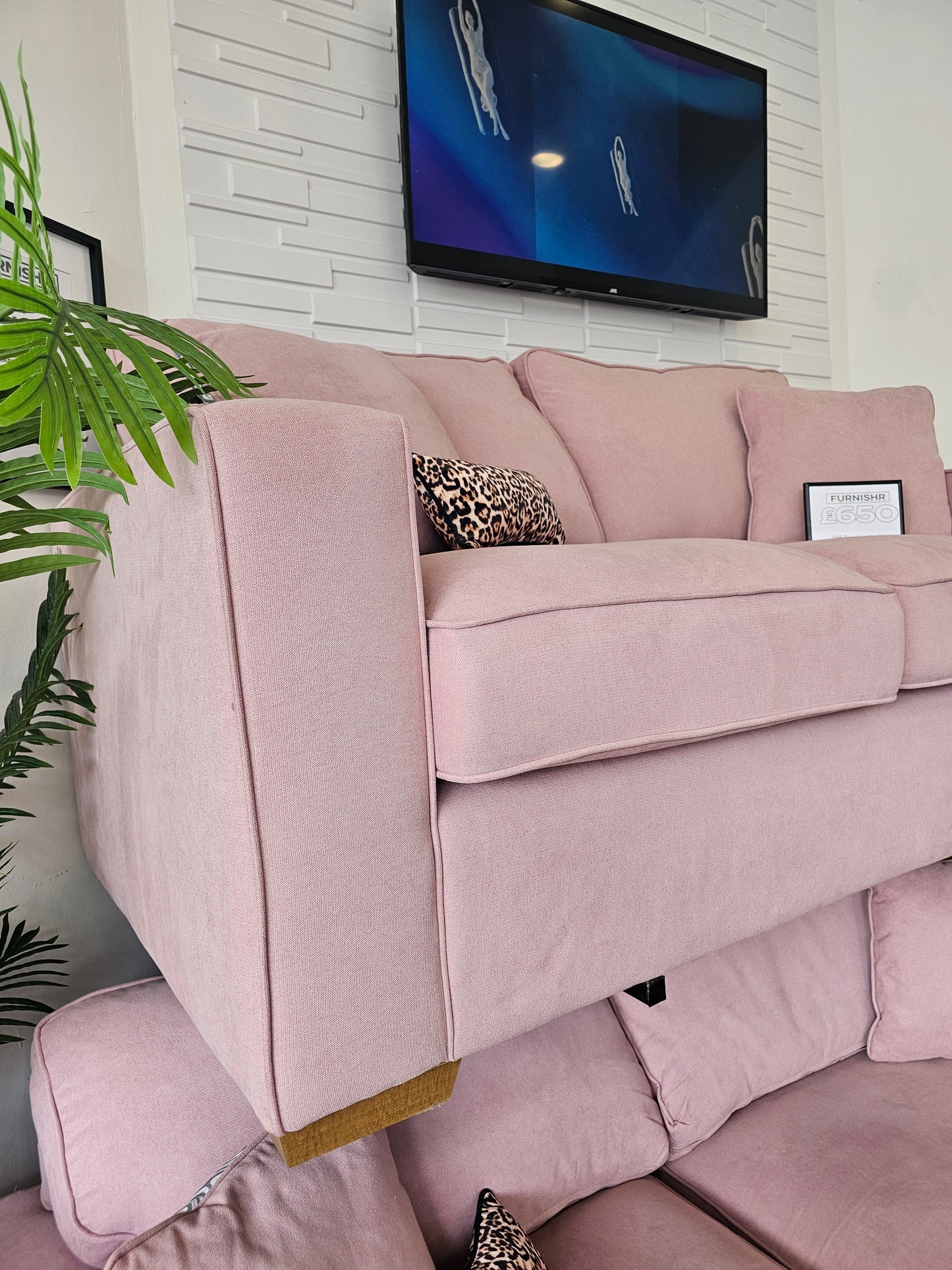 Oak Furnitureland Pink 3&2 Seater Sofas Immaculate Condition