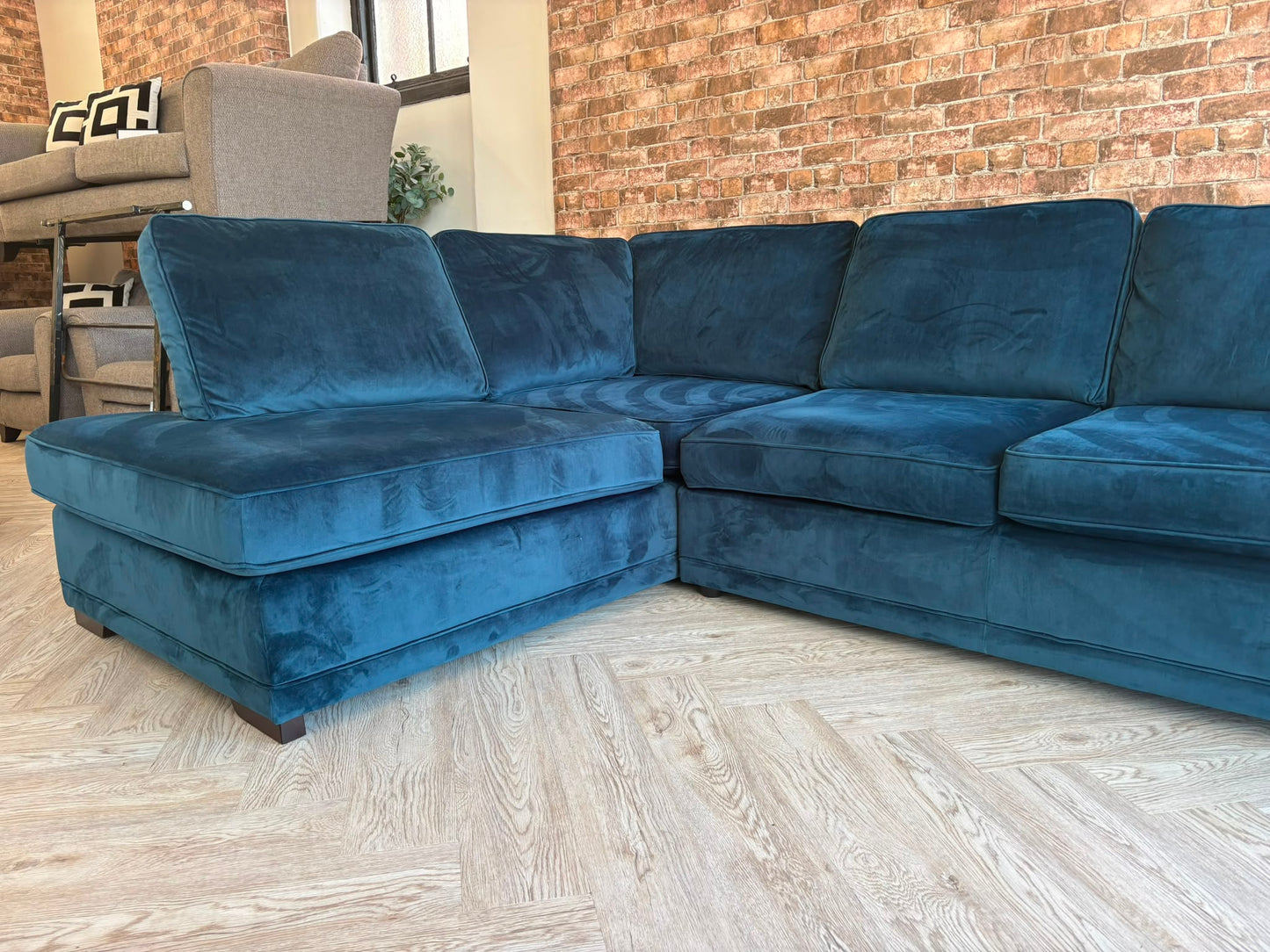 DFS Orka Corner Sofa in Dark Blue Sensual Plush Velvet (Immaculate Condition)@#