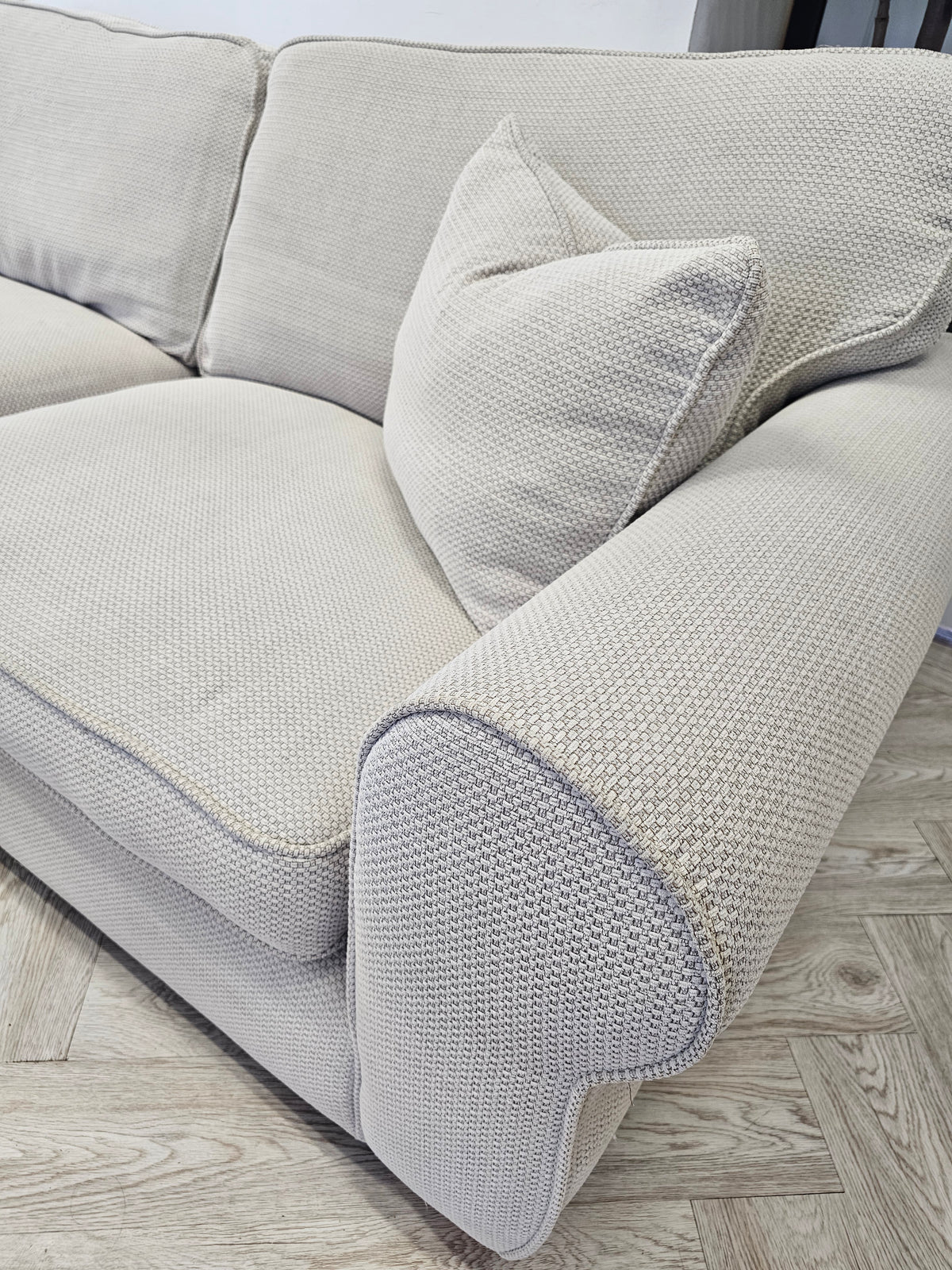 Sofology Nimbus 5 Seater Beige Corner Sofa @