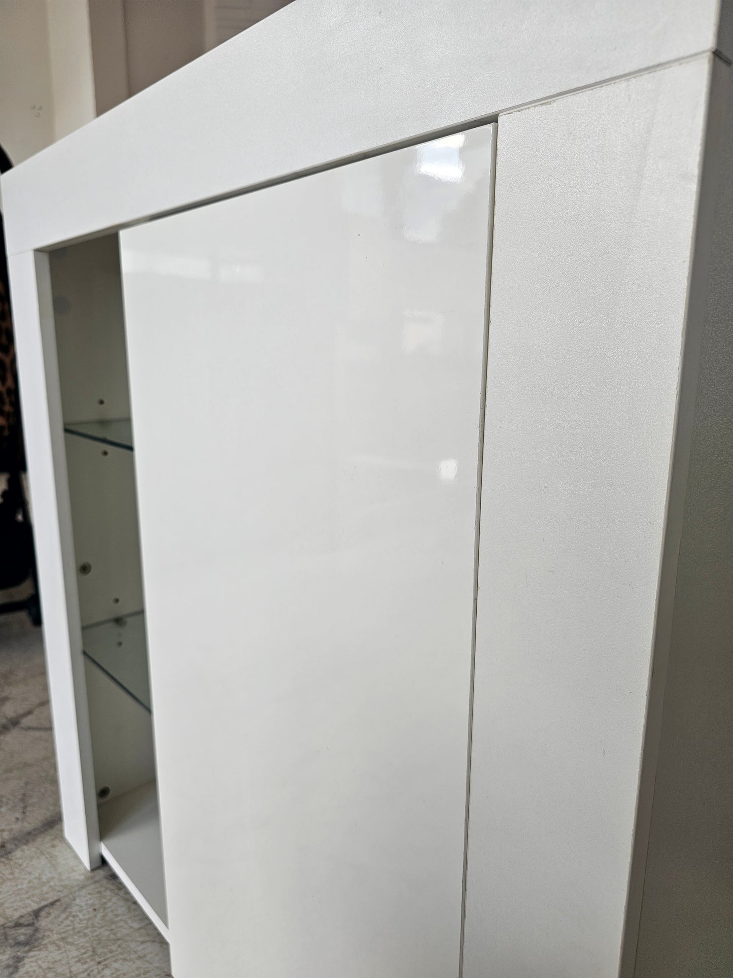 White Display Cabinet with Shelving A