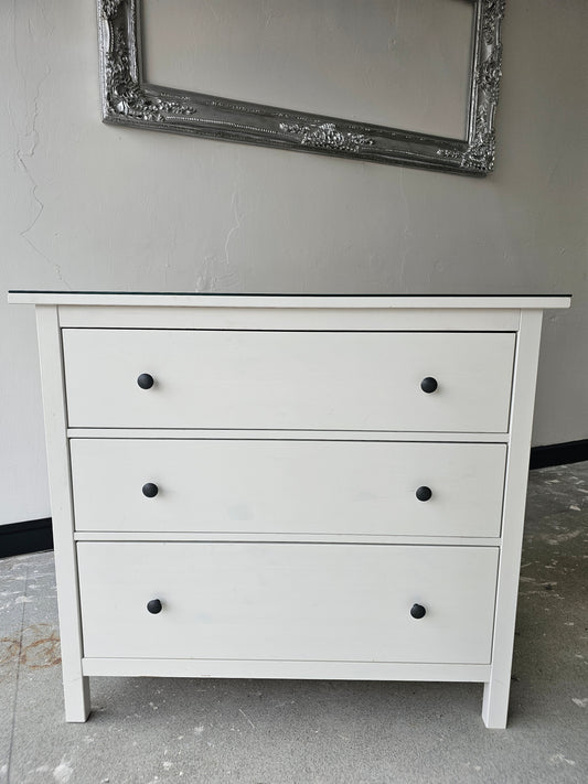 Ikea Hemnes White Stain 3 Drawer Chest with Glass Top (Excellent condition) T