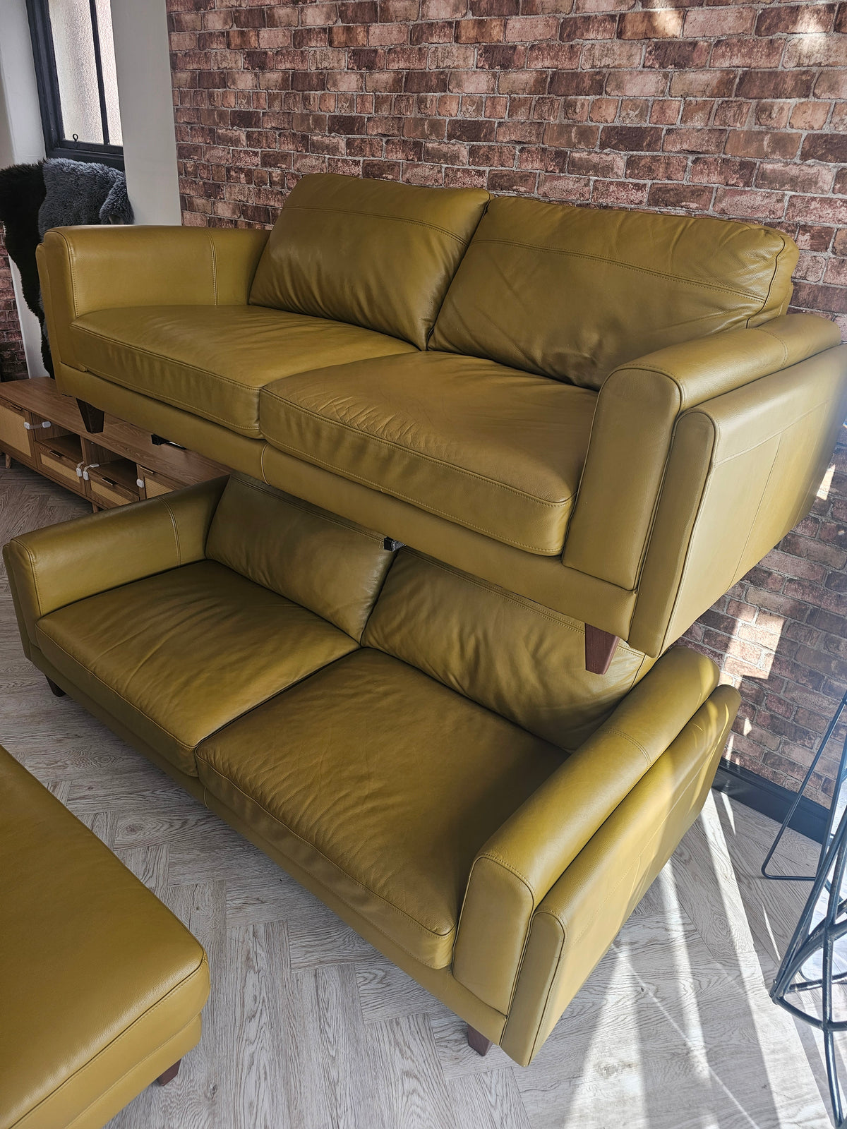 Olive Green Premium Italian Leather 2x3 Seater Sofas & Footstool *RRP £4000 @