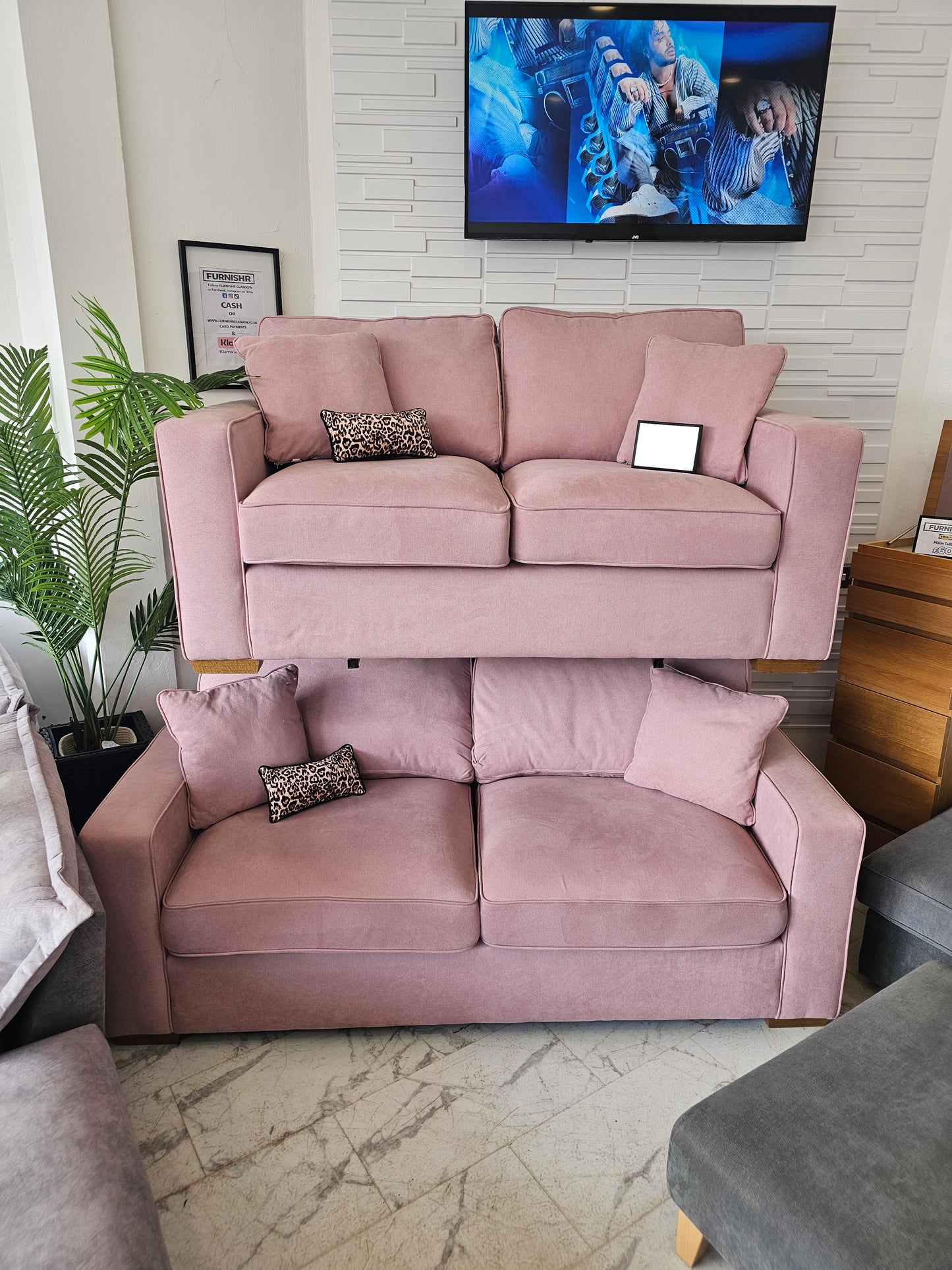 Oak Furnitureland Pink 3&2 Seater Sofas Immaculate Condition