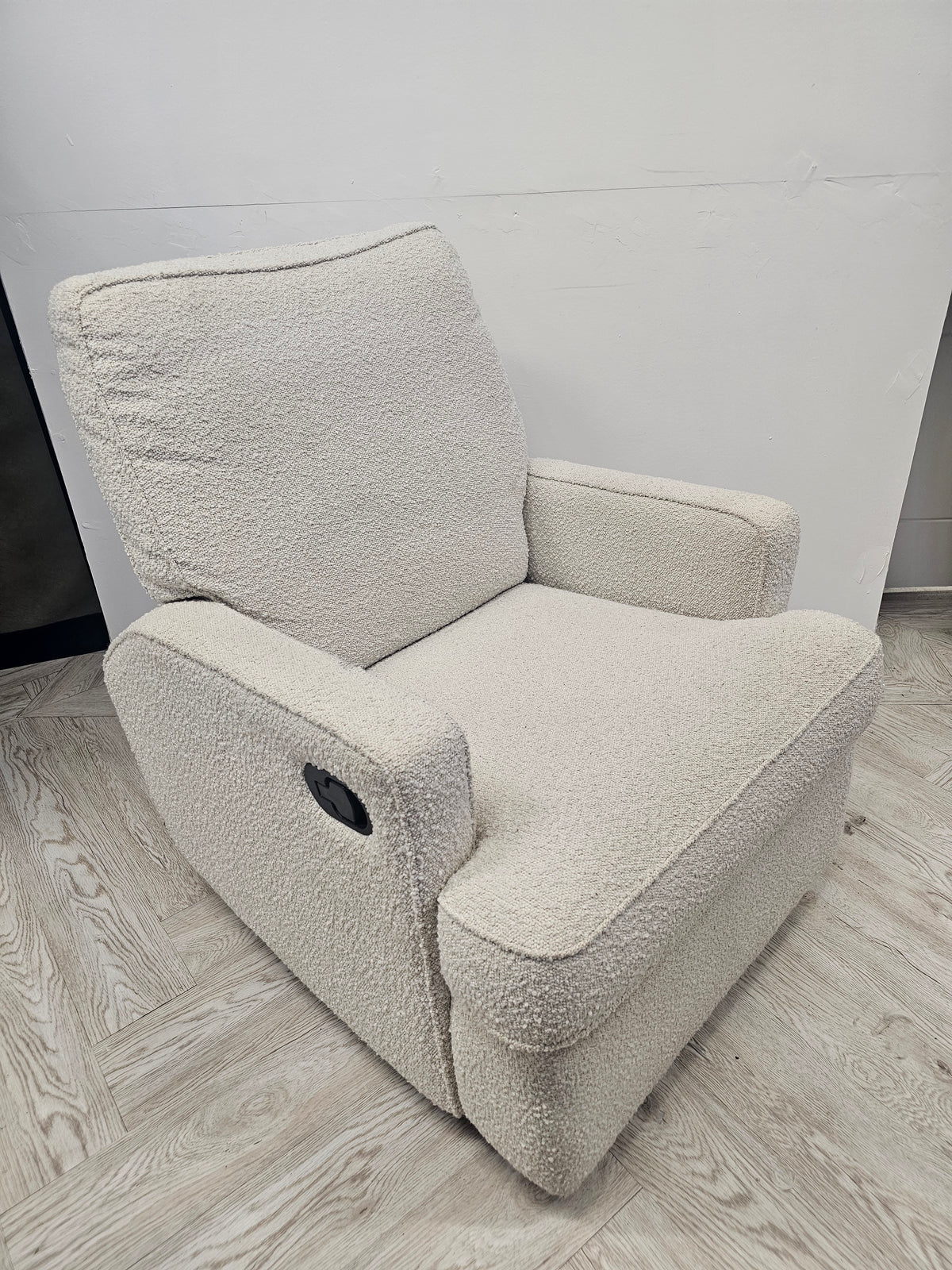 Obaby Madison 360° Swivel Glider Recliner Chair in Boucle Fabric *RRP £500 @