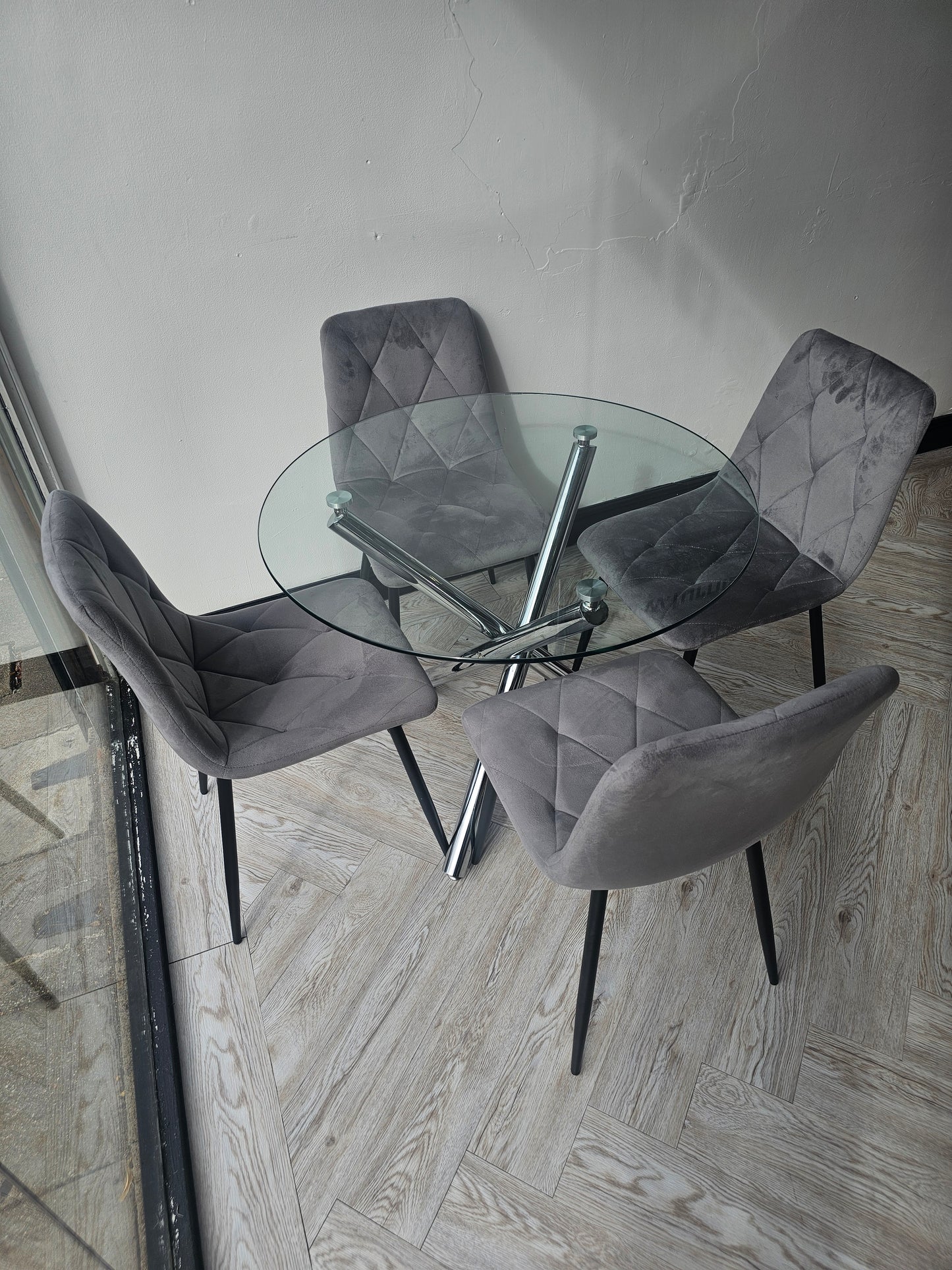 Circular Glass Dining Table & 4 Grey Fabric Chairs @#