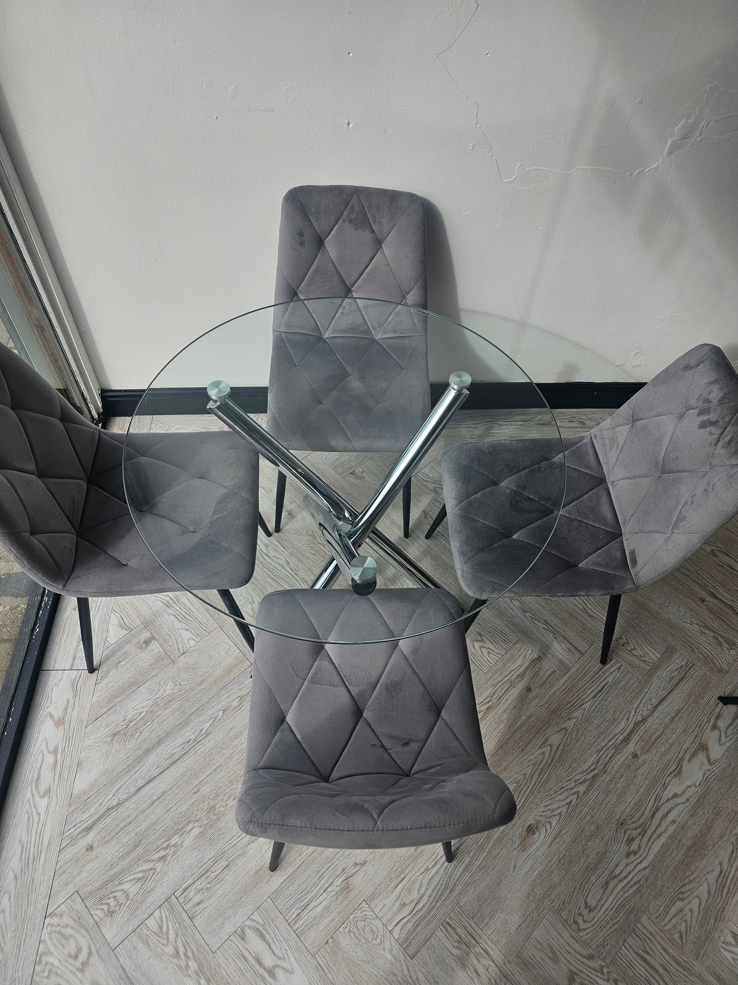 Circular Glass Dining Table & 4 Grey Fabric Chairs @#