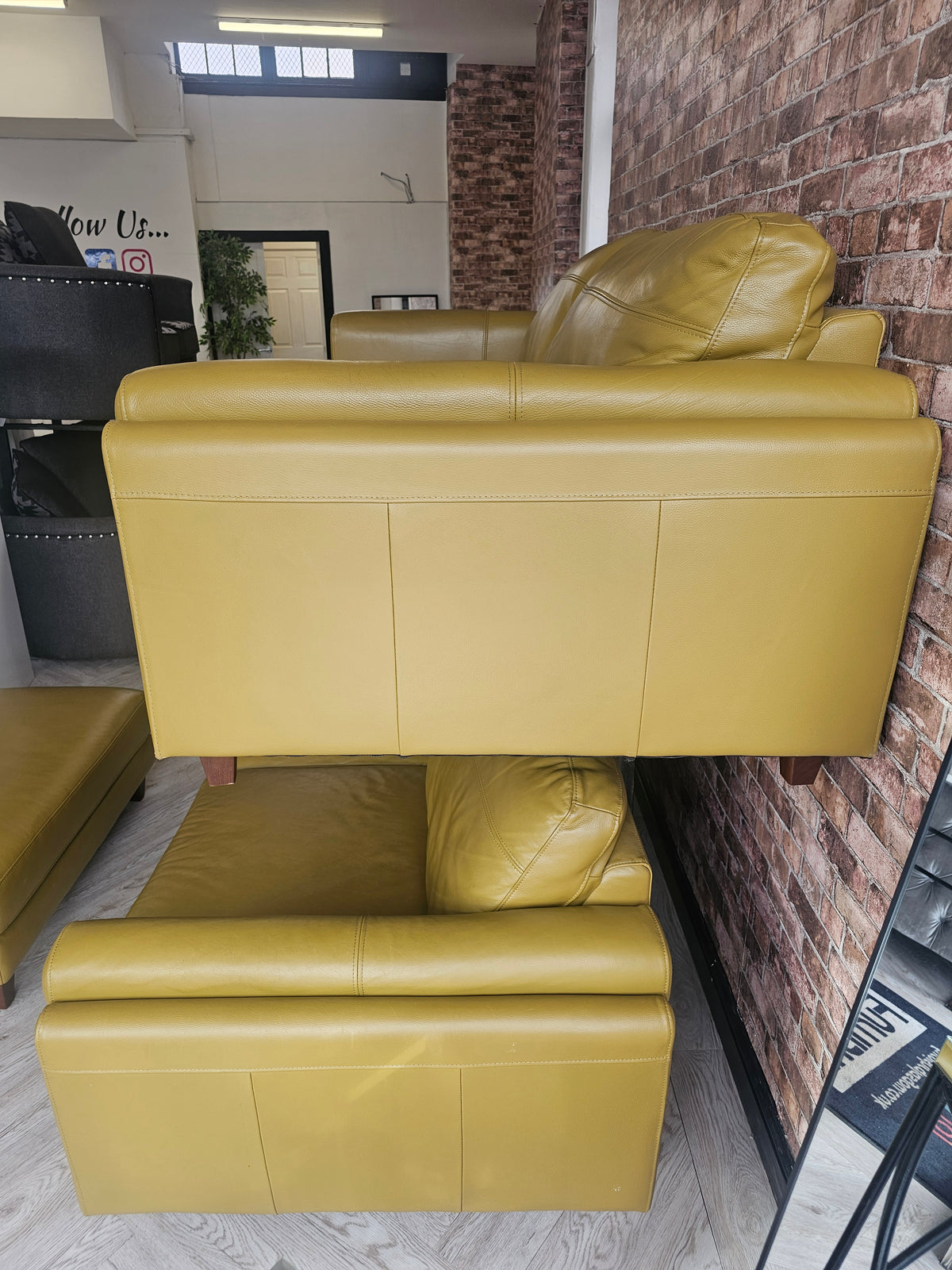 Olive Green Premium Italian Leather 2x3 Seater Sofas & Footstool *RRP £4000 @