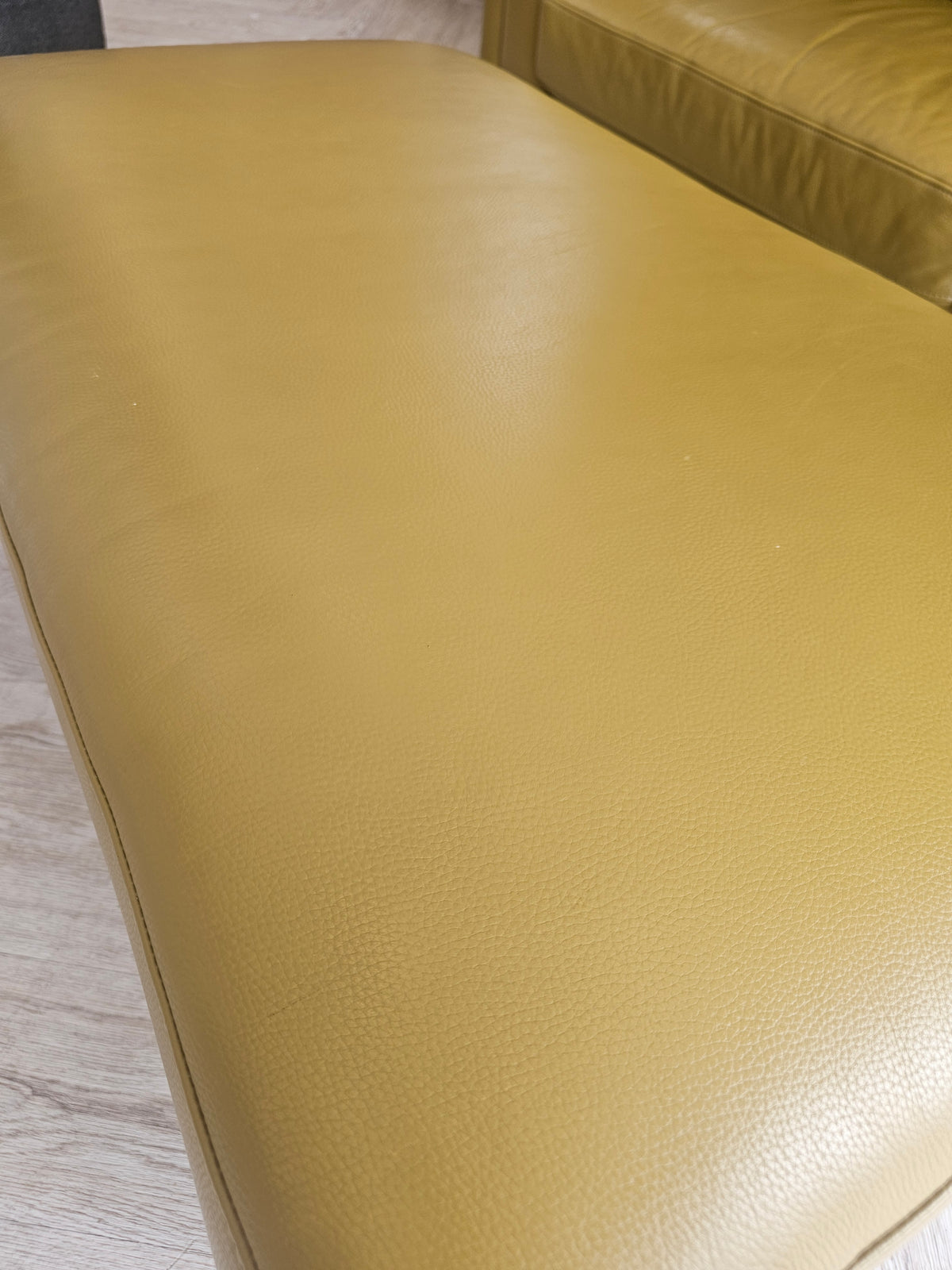 Olive Green Premium Italian Leather 2x3 Seater Sofas & Footstool *RRP £4000 @