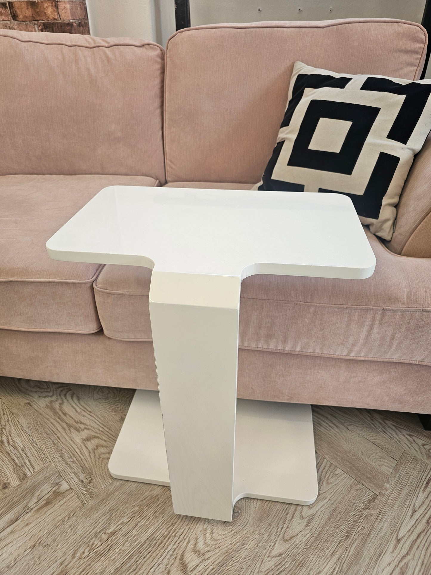 DFS Laptop Table in White High Gloss *RRP £150 @