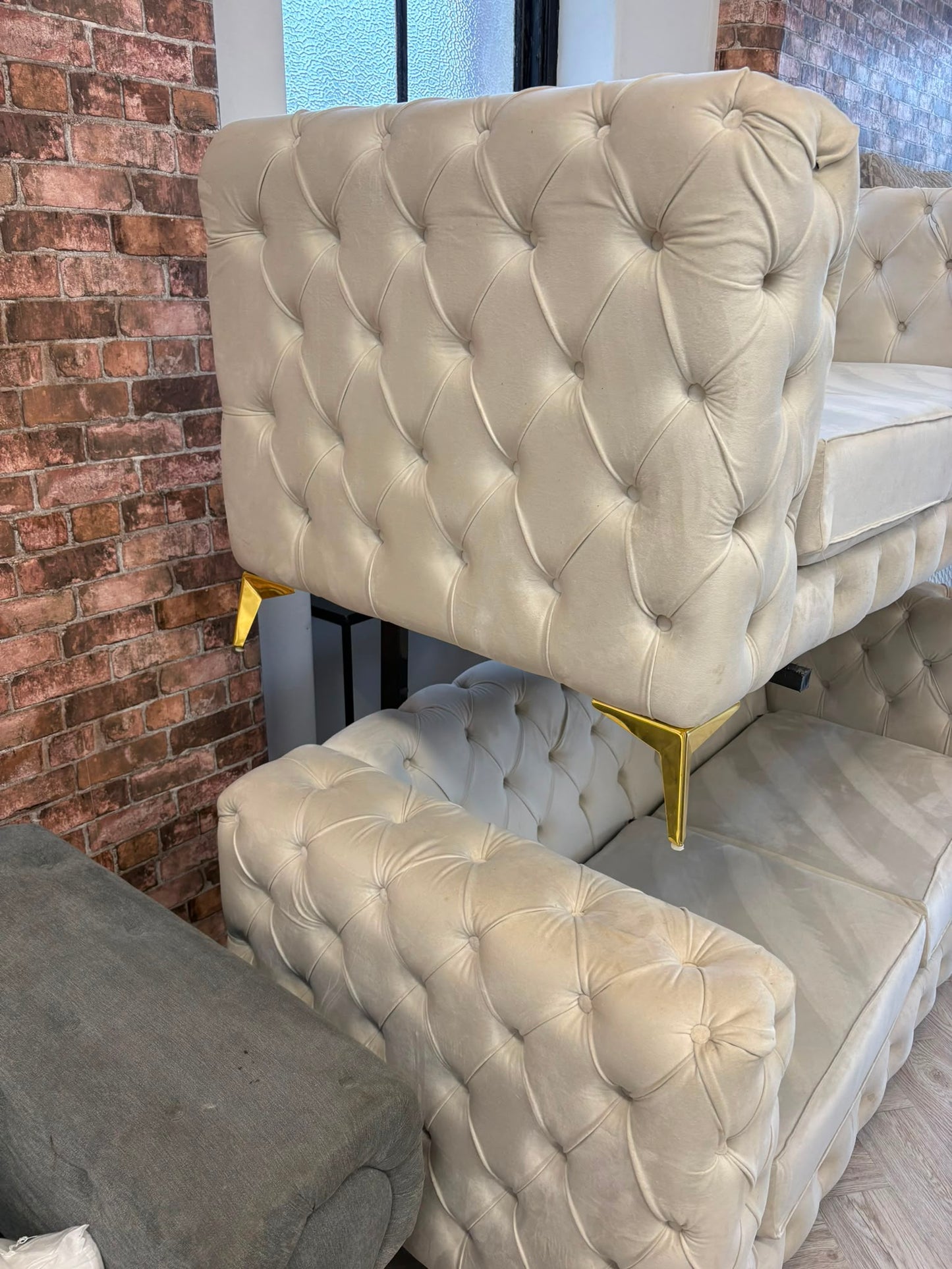 Cream Chesterfield 3 & 2 Sofas #