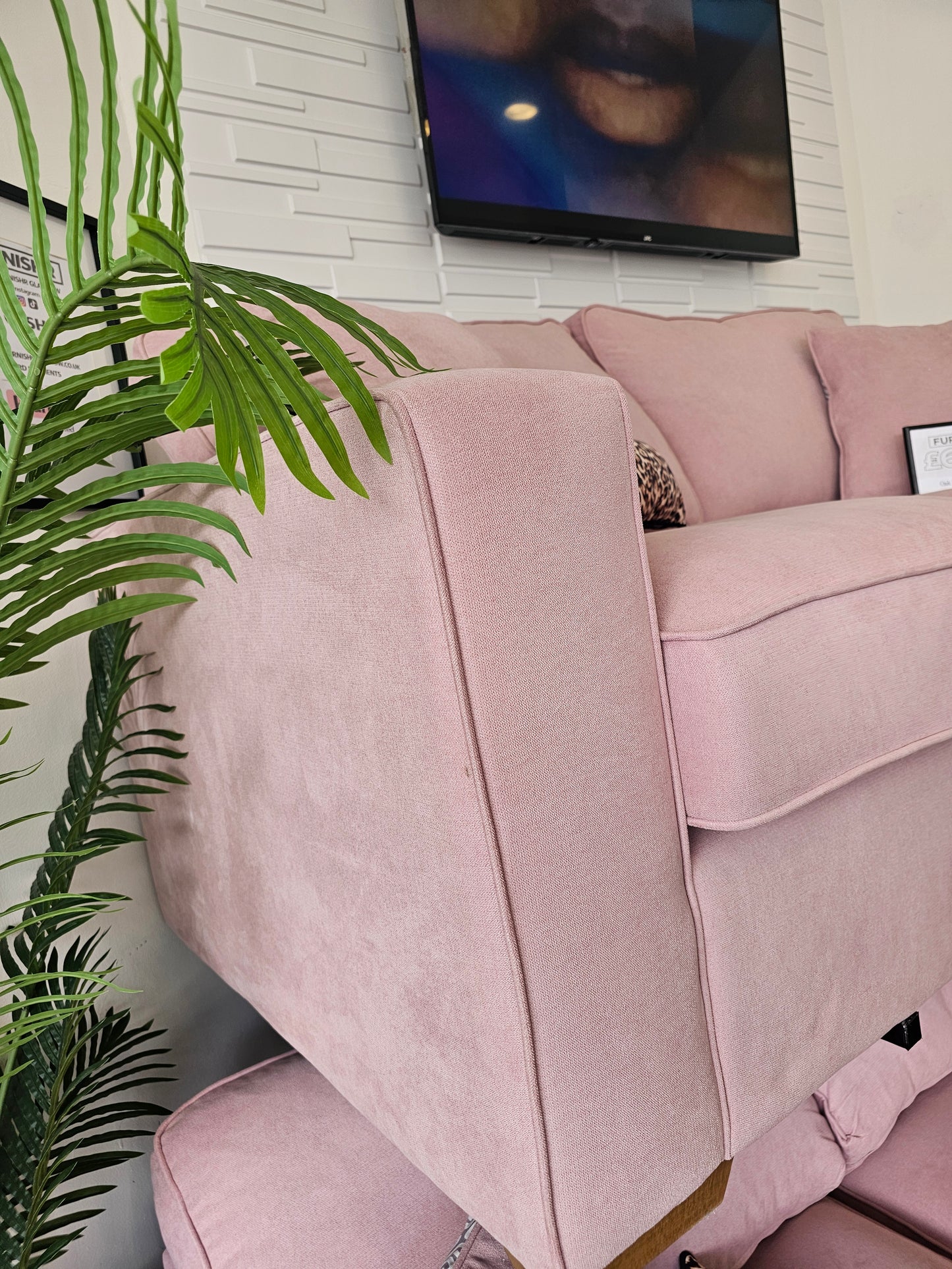 Oak Furnitureland Pink 3&2 Seater Sofas Immaculate Condition