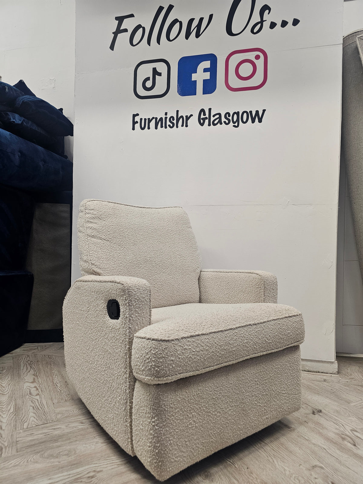 Obaby Madison 360° Swivel Glider Recliner Chair in Boucle Fabric *RRP £500 @