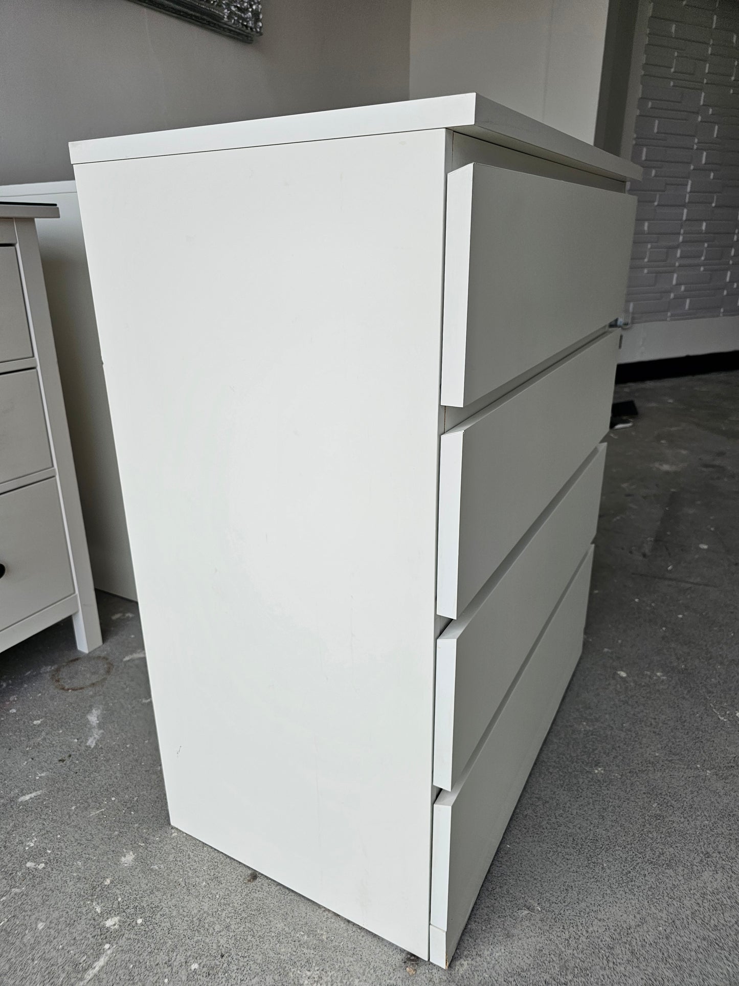 Ikea Malm White 4 Drawer Chest (minor surface damage) T