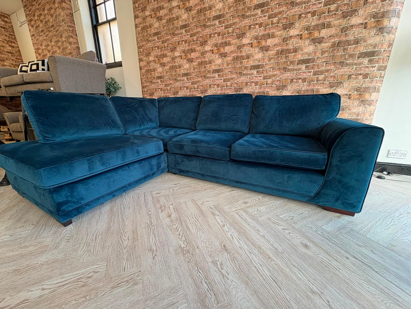 DFS Orka Corner Sofa in Dark Blue Sensual Plush Velvet (Immaculate Condition)@#