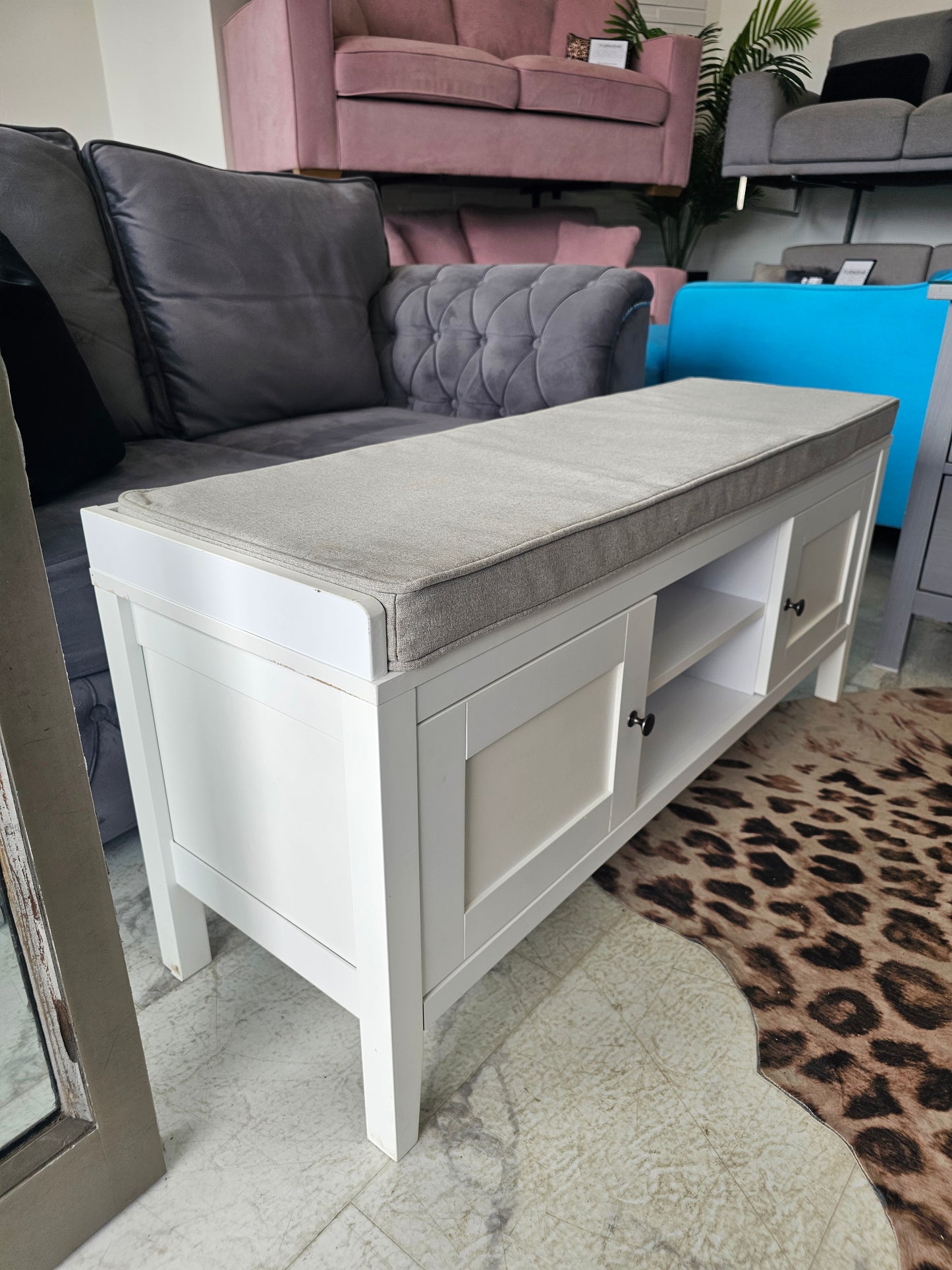 Dunelm White Shoe Storage Bench with Grey Cushion (*RRP £199)B