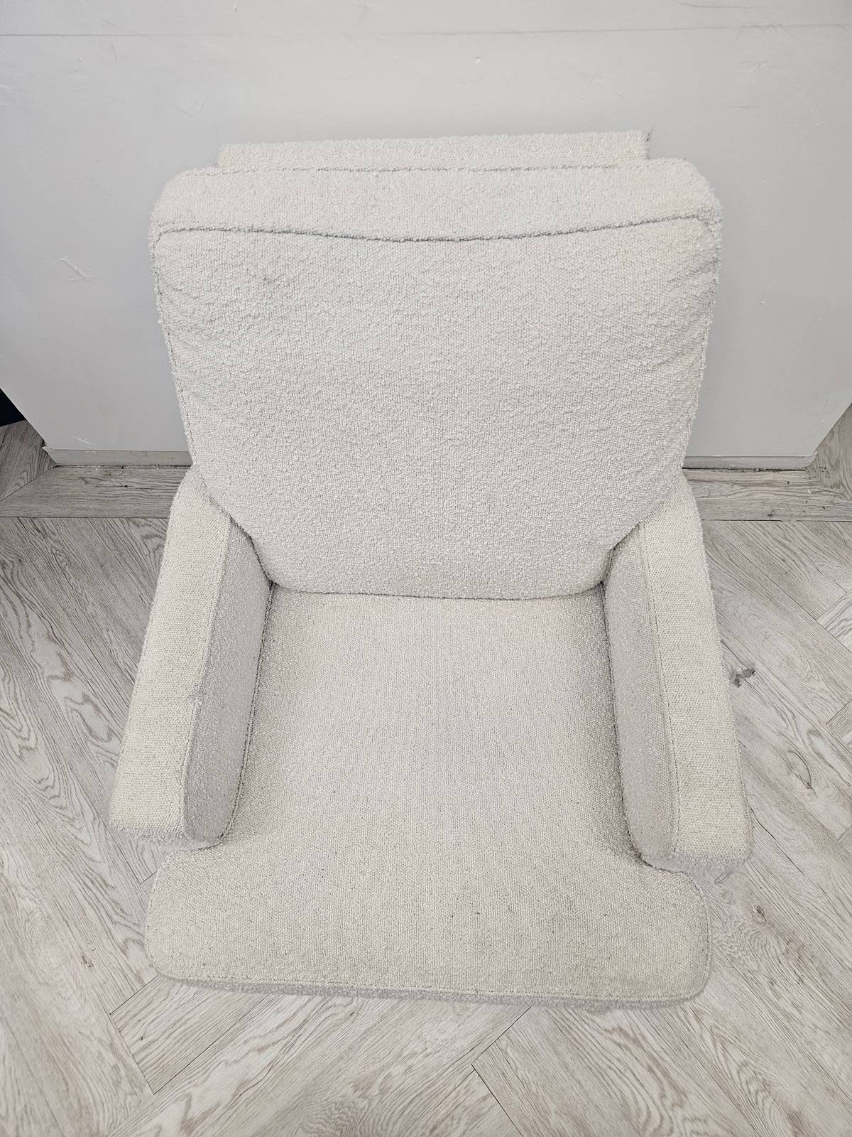 Obaby Madison 360° Swivel Glider Recliner Chair in Boucle Fabric *RRP £500 @