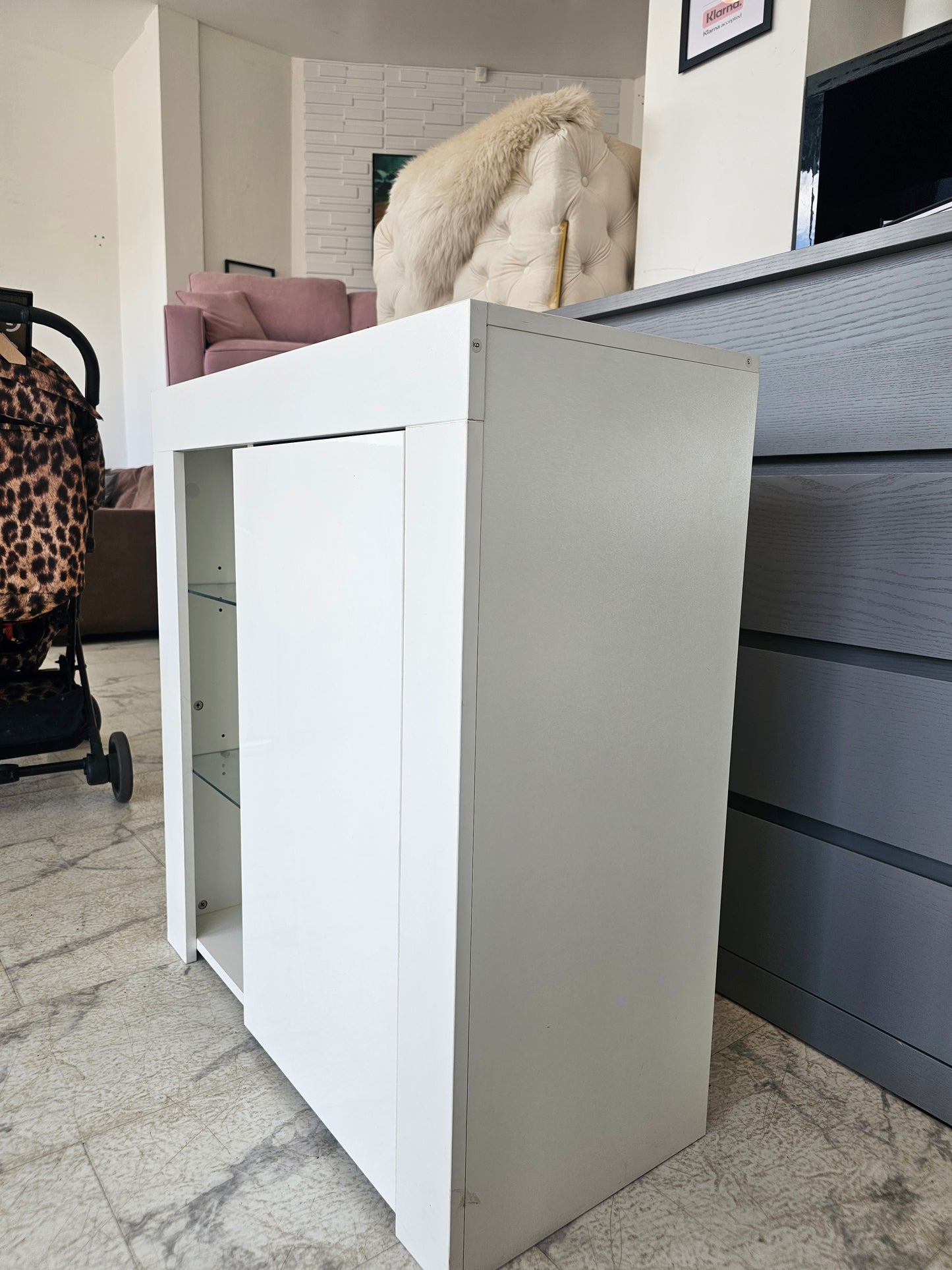 White Display Cabinet with Shelving A