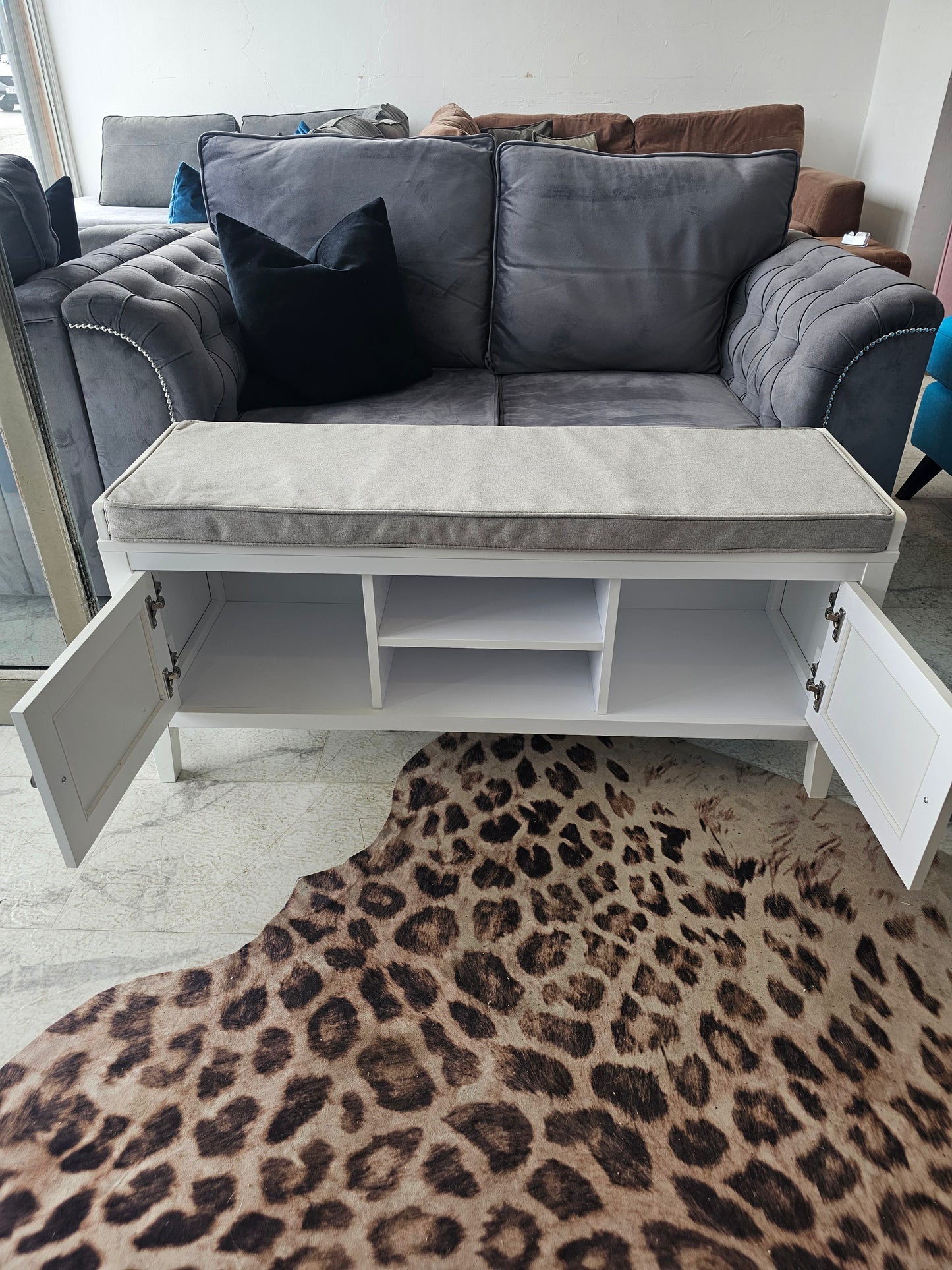 Dunelm White Shoe Storage Bench with Grey Cushion (*RRP £199)B
