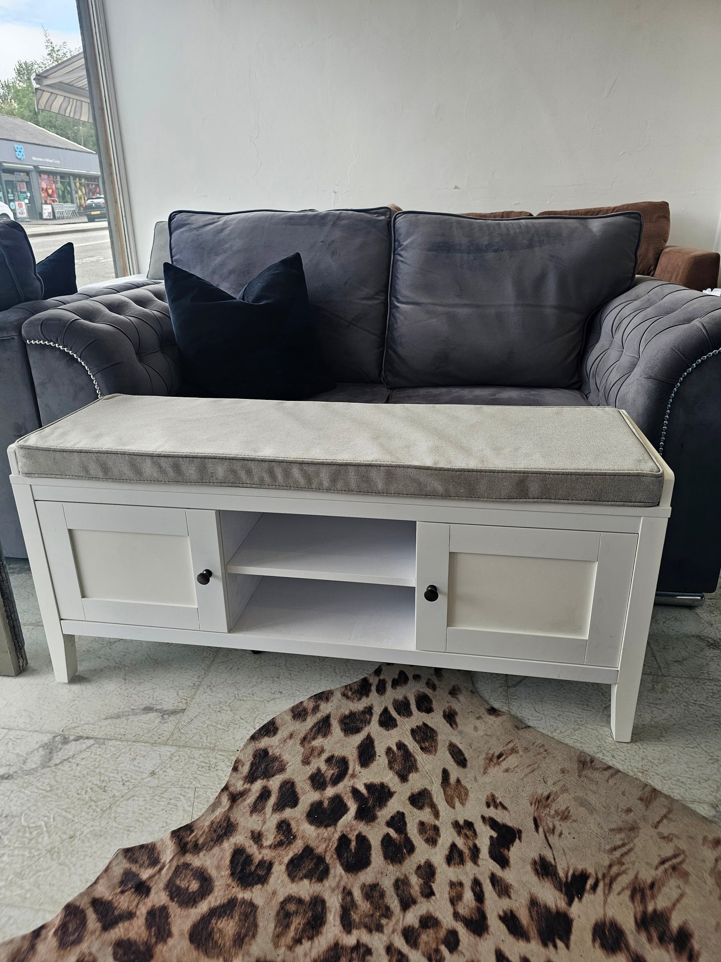 Dunelm White Shoe Storage Bench with Grey Cushion (*RRP £199)B
