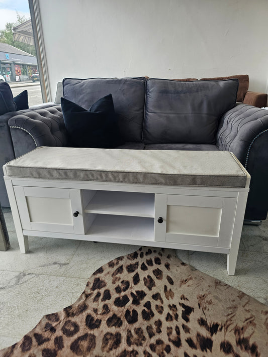 Dunelm White Shoe Storage Bench with Grey Cushion (*RRP £199)B