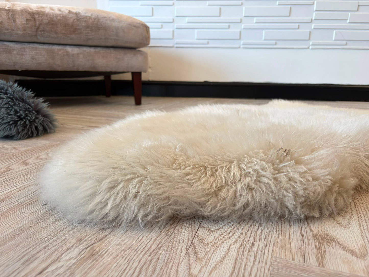 Small Cream/Beige 100% Sheepskin Rug 100cm