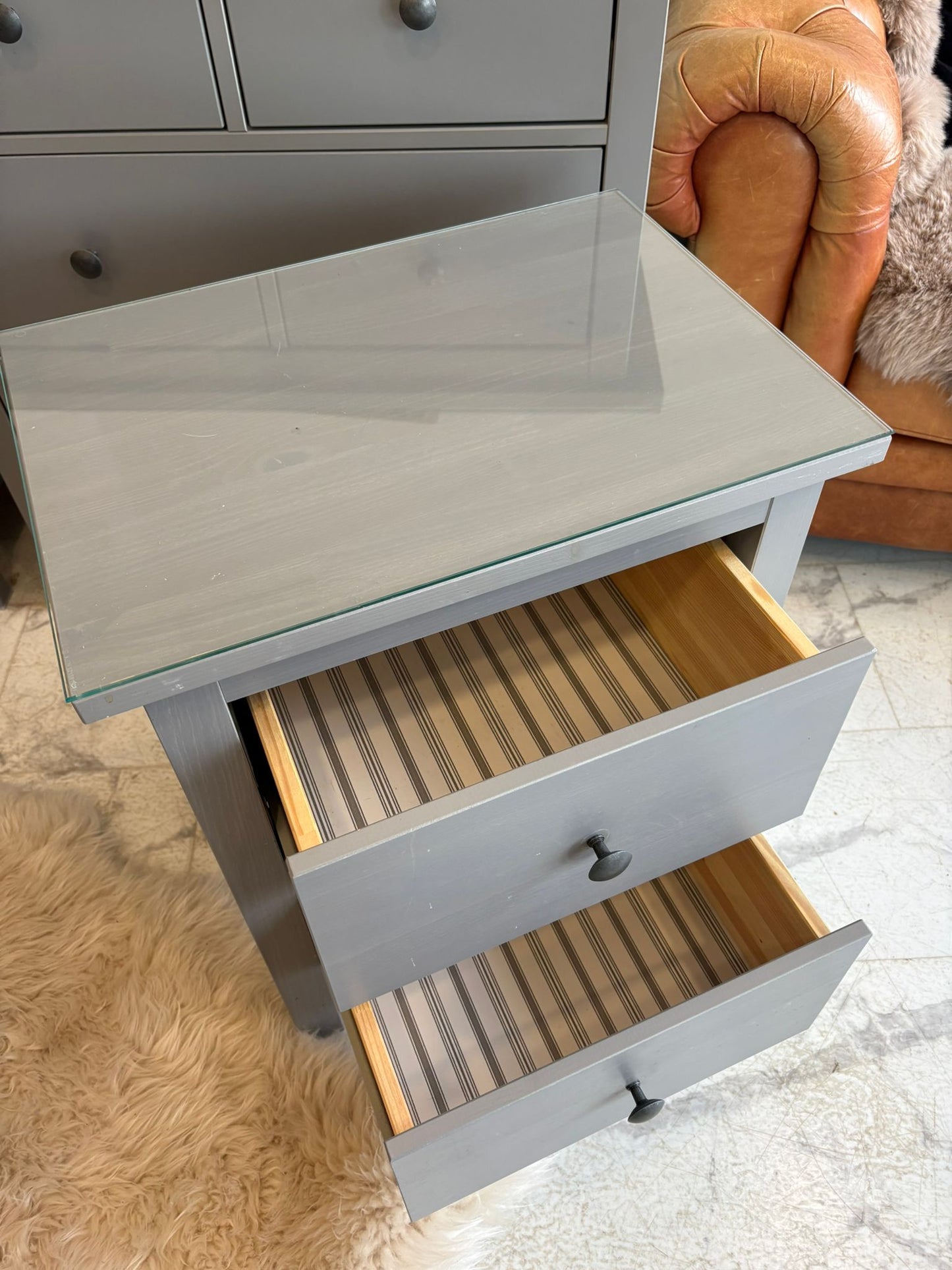 Ikea Hemnes 2 Drawer Bedside Chest with Glass Top T