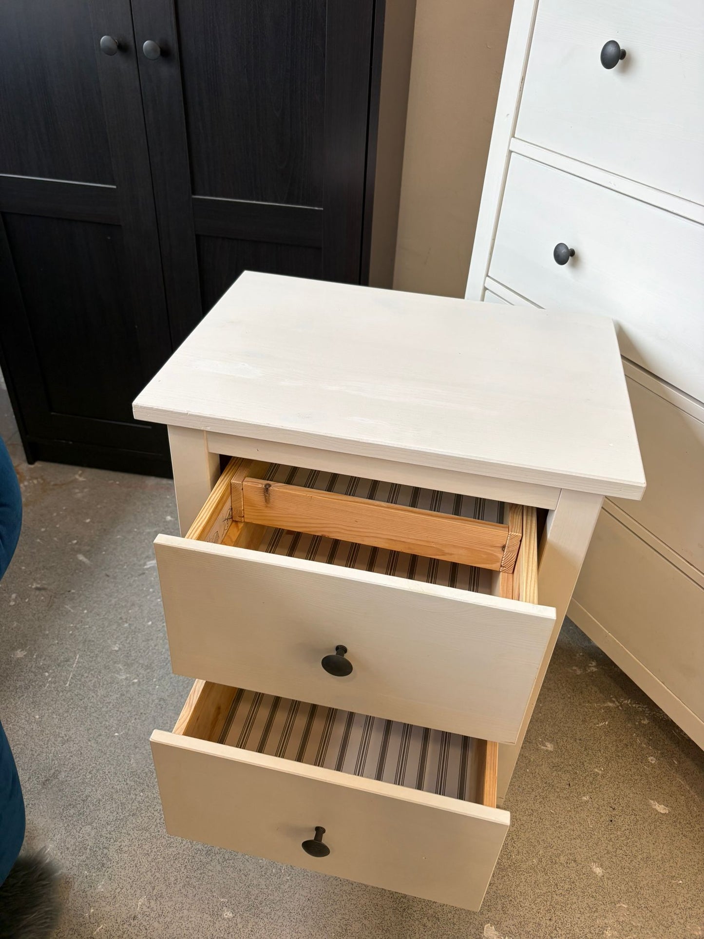 Ikea Hemnes White 2 Drawer Bedside Chest T
