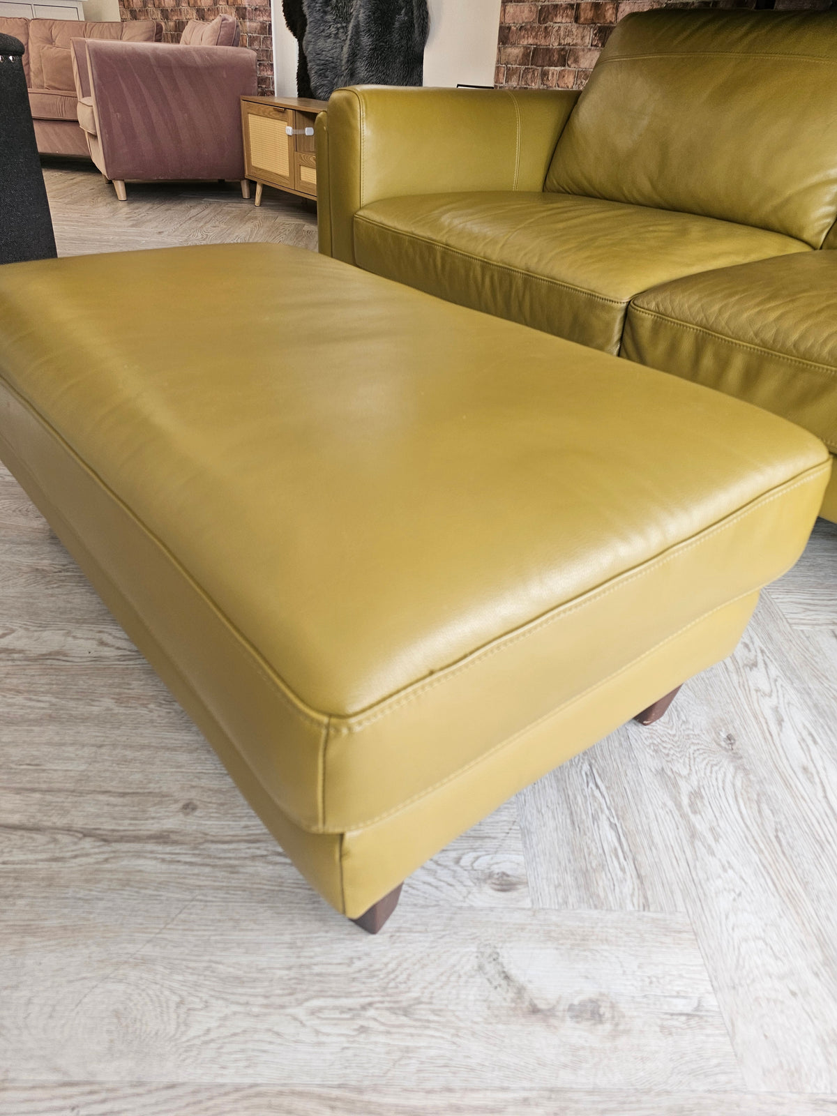 Olive Green Premium Italian Leather 2x3 Seater Sofas & Footstool *RRP £4000 @