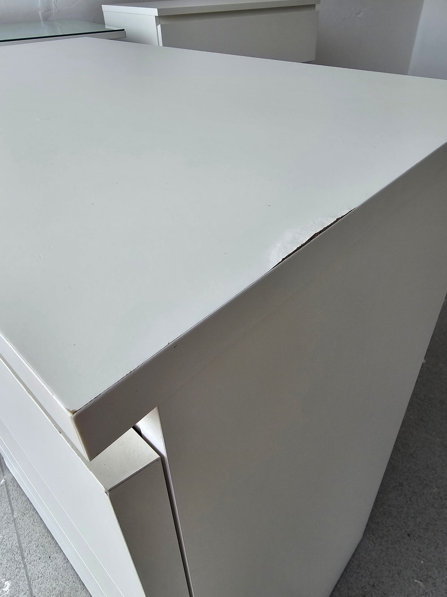 Ikea Malm White 4 Drawer Chest (minor surface damage) T