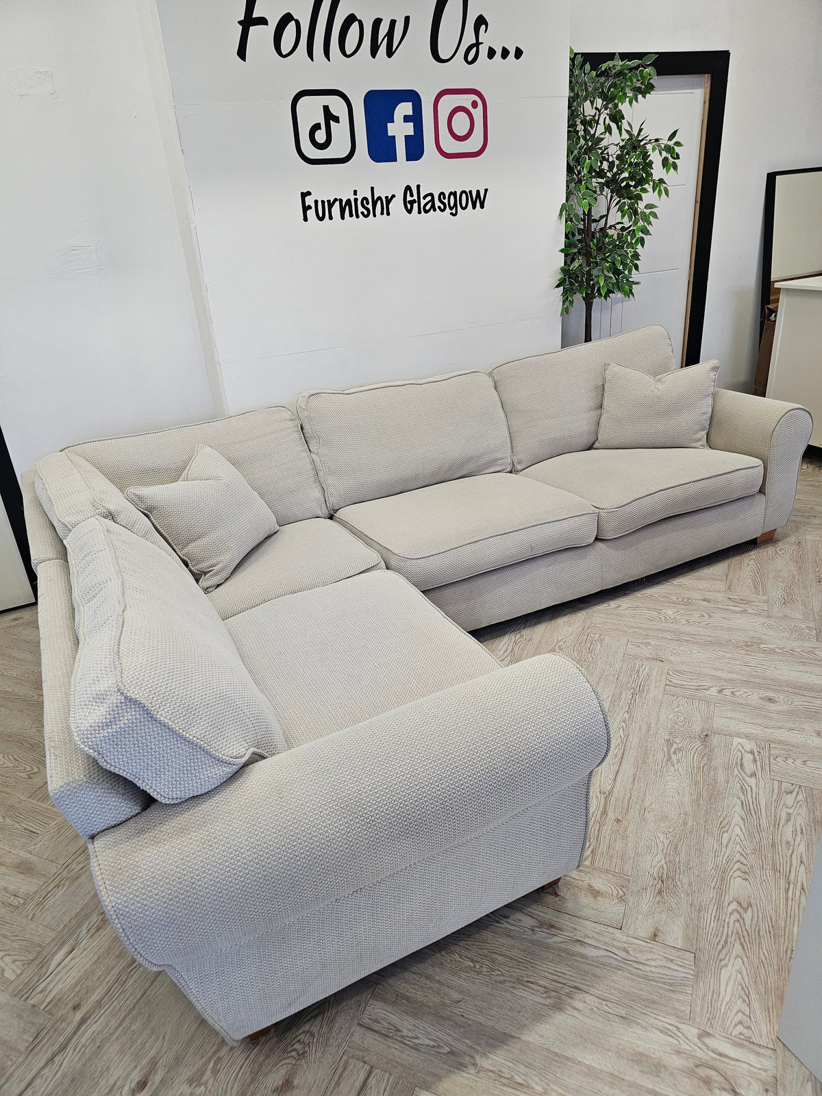 Sofology Nimbus 5 Seater Beige Corner Sofa @