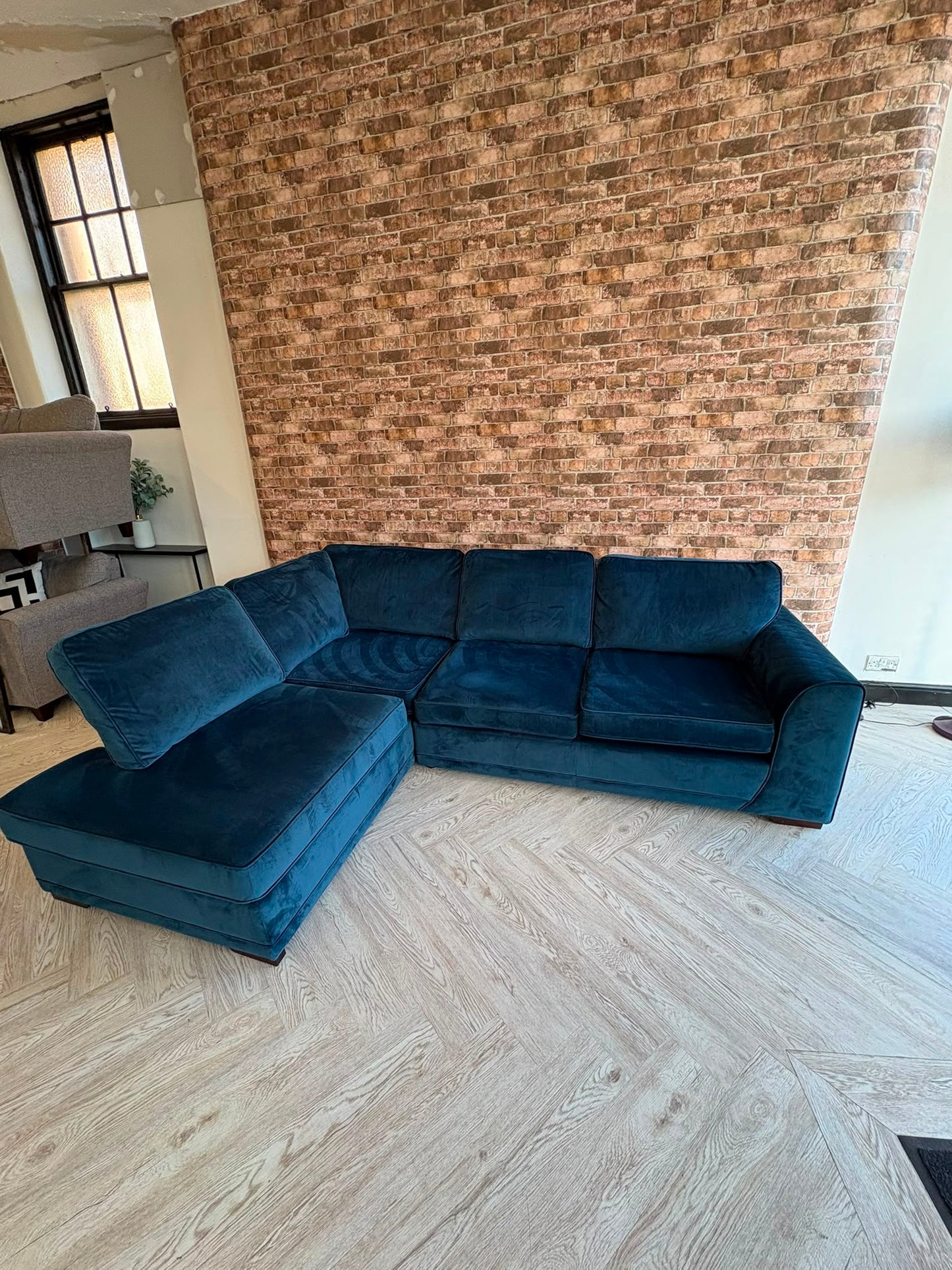 DFS Orka Corner Sofa in Dark Blue Sensual Plush Velvet (Immaculate Condition)@#