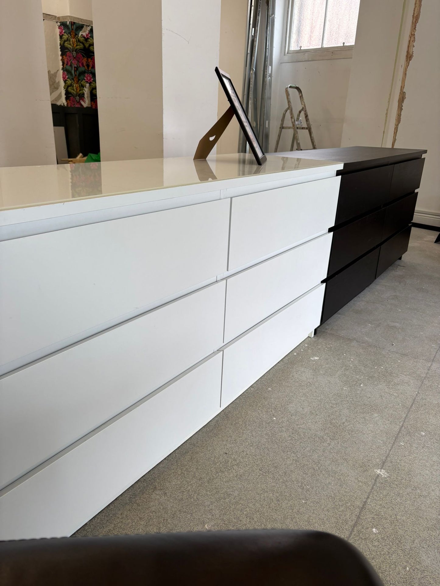 Ikea Malm White 6 Drawer Chest with Glass Top T
