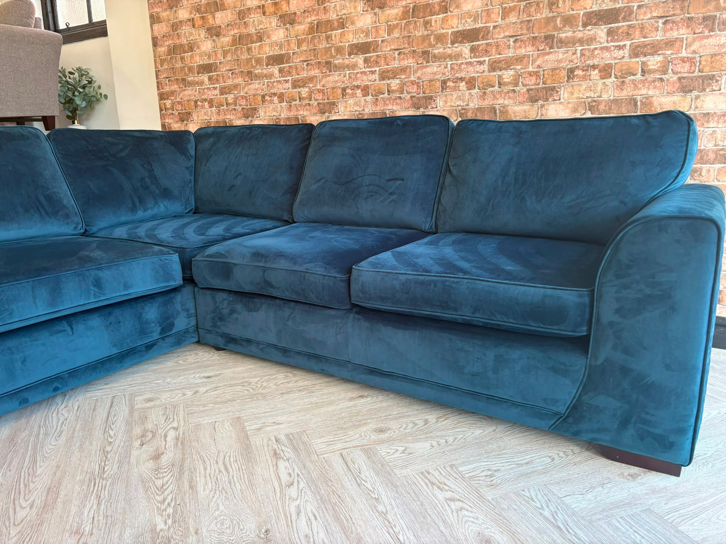 DFS Orka Corner Sofa in Dark Blue Sensual Plush Velvet (Immaculate Condition)@#