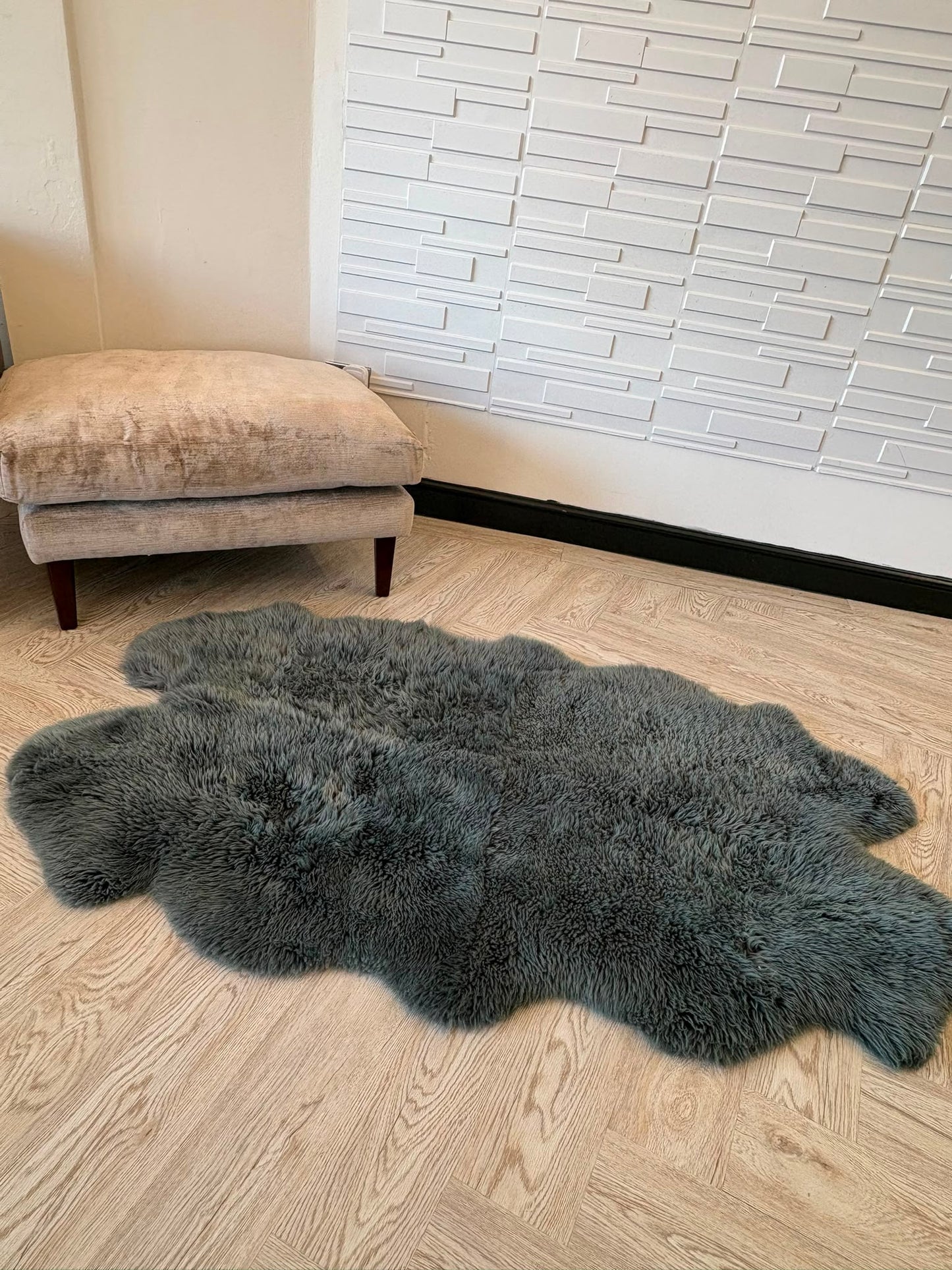 Large Grey 100% Sheepskin Rug 160cm