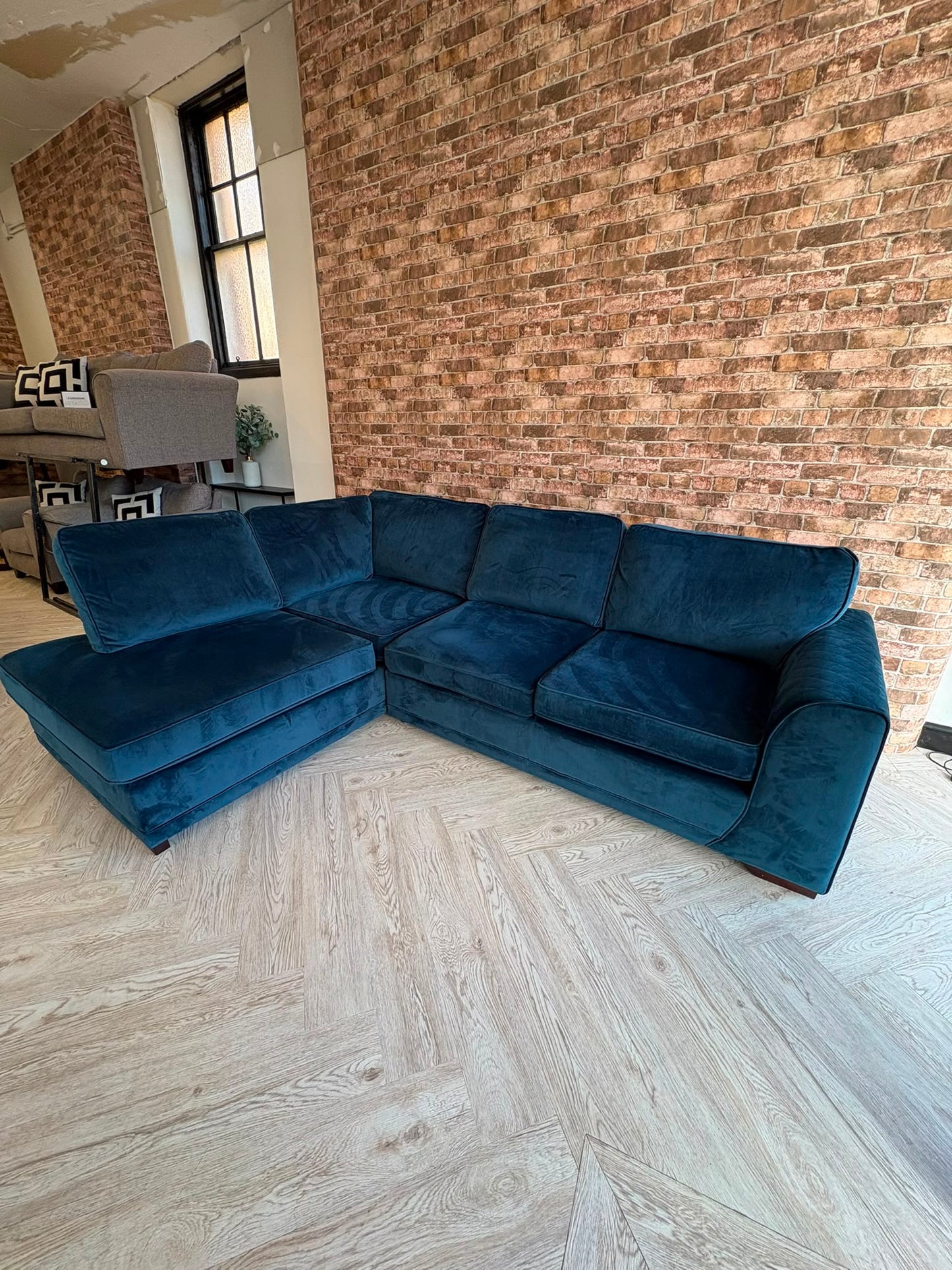 DFS Orka Corner Sofa in Dark Blue Sensual Plush Velvet (Immaculate Condition)@#