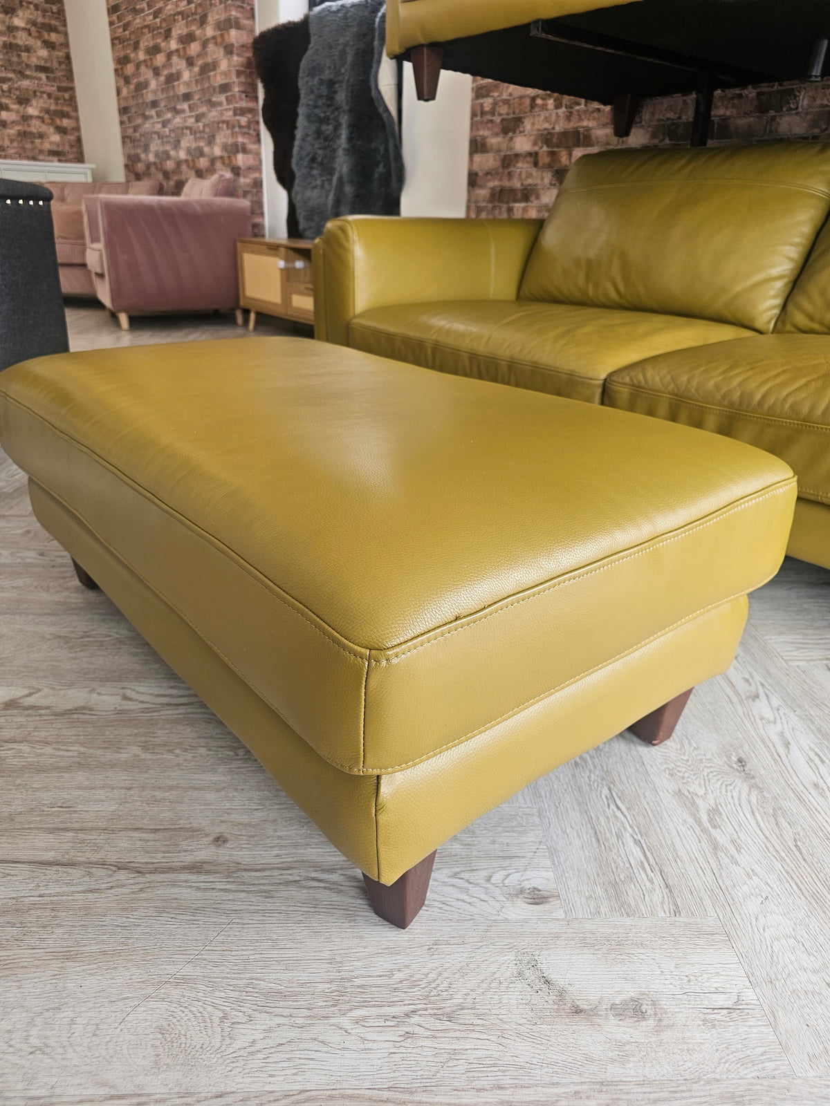Olive Green Premium Italian Leather 2x3 Seater Sofas & Footstool *RRP £4000 @