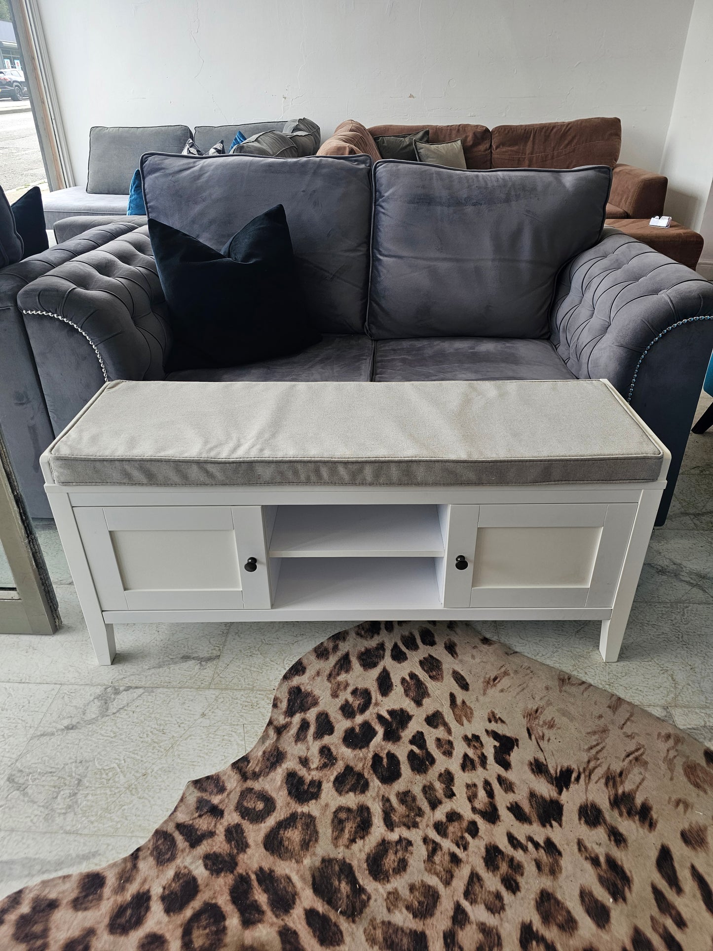 Dunelm White Shoe Storage Bench with Grey Cushion (*RRP £199)B